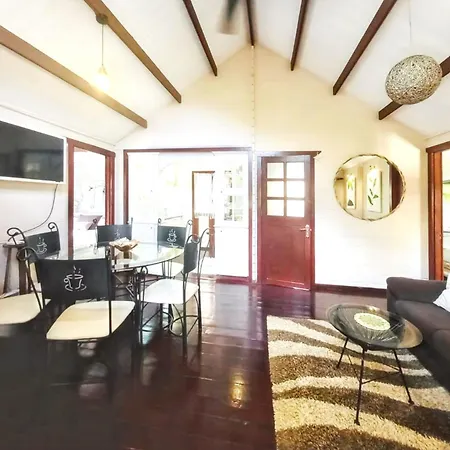 Charming House In Albion + Enclosed Garden And Shared Pool